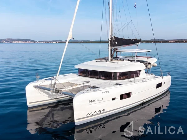 Lagoon 42 - Photo #18 Lagoon 42 - Yacht Charter Sailica