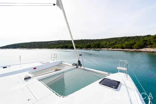 Lagoon 42 - Photo #13 Lagoon 42 - Yacht Charter Sailica