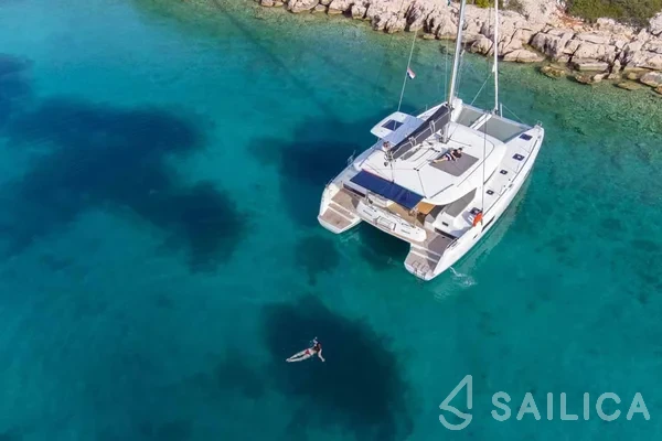 Lagoon 42 - Photo #7 Lagoon 42 - Yacht Charter Sailica