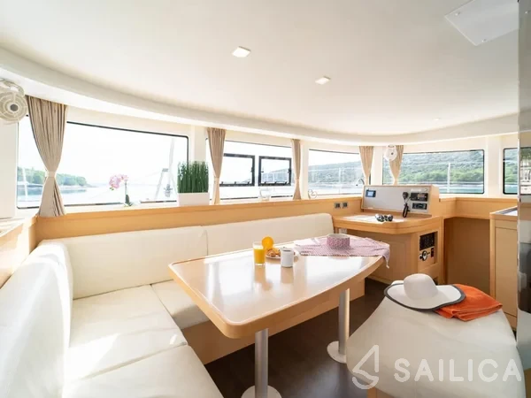 Lagoon 42 - Photo #23 Lagoon 42 - Yacht Charter Sailica
