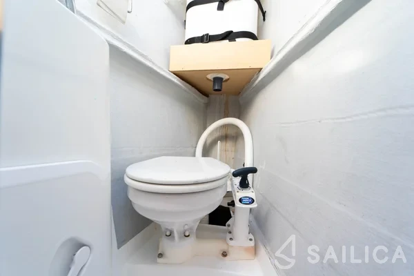 Lagoon 421 - Yacht Charter Sailica