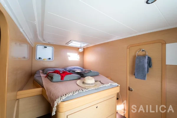 Lagoon 421 - Yacht Charter Sailica