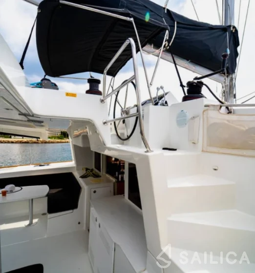 Lagoon 450  Flybridge - Yacht Charter Sailica