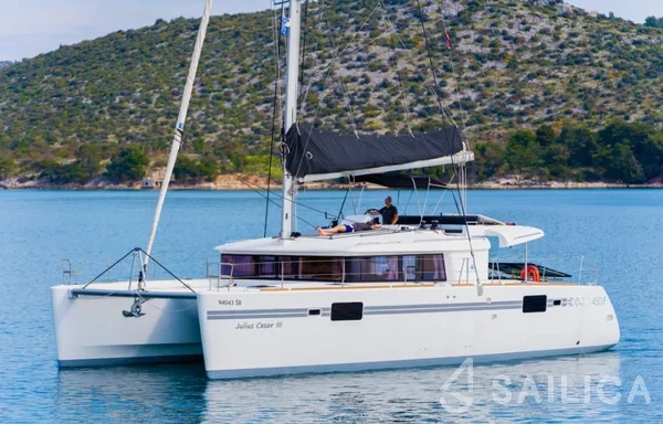 Lagoon 450  Flybridge - Yacht Charter Sailica
