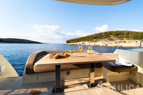 Monte Carlo 5 - Yacht Charter Sailica
