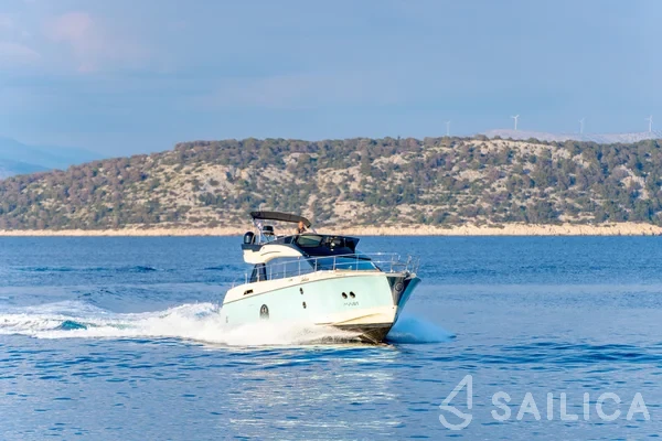 Monte Carlo 5 - Yacht Charter Sailica