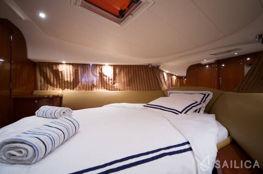 Prestige 36 - Yacht Charter Sailica