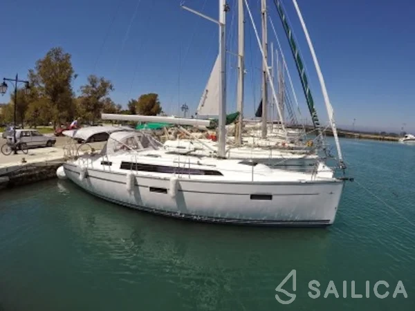 Bavaria 37 Cruiser - Yacht Charter Sailica