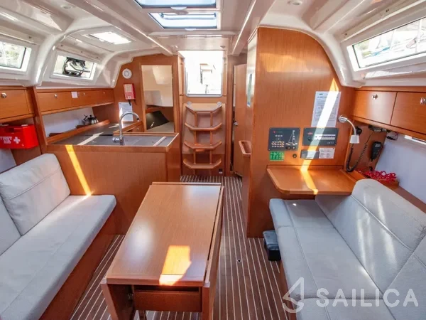 Bavaria 37 Cruiser - Yacht Charter Sailica