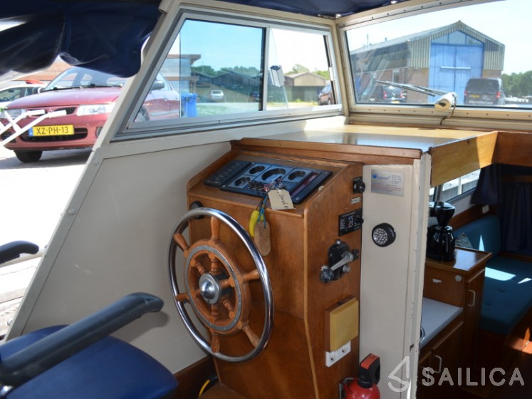 De Drait Doerak 850 OK - Yacht Charter Sailica