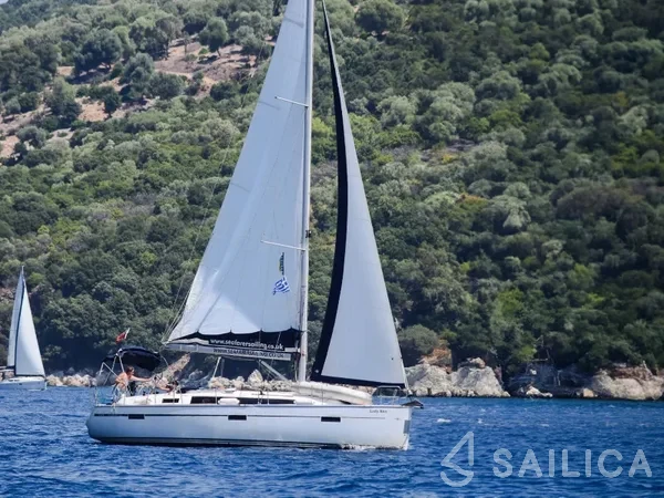 Bavaria 37 Cruiser - Yacht Charter Sailica