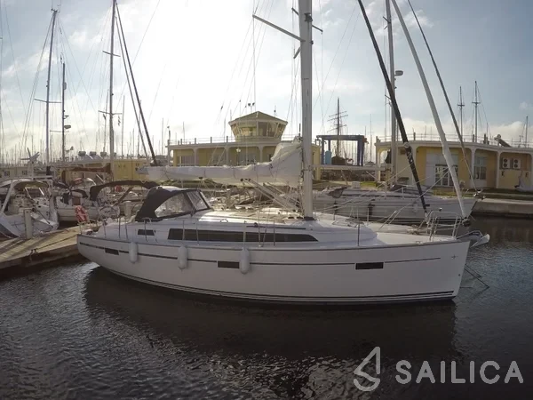 Bavaria 37 Cruiser - Yacht Charter Sailica
