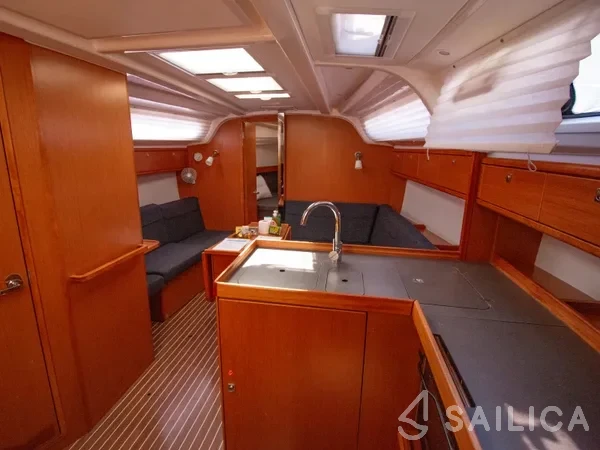 Bavaria 37 Cruiser - Yacht Charter Sailica
