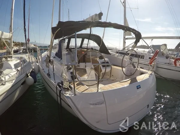 Bavaria 37 Cruiser - Yacht Charter Sailica