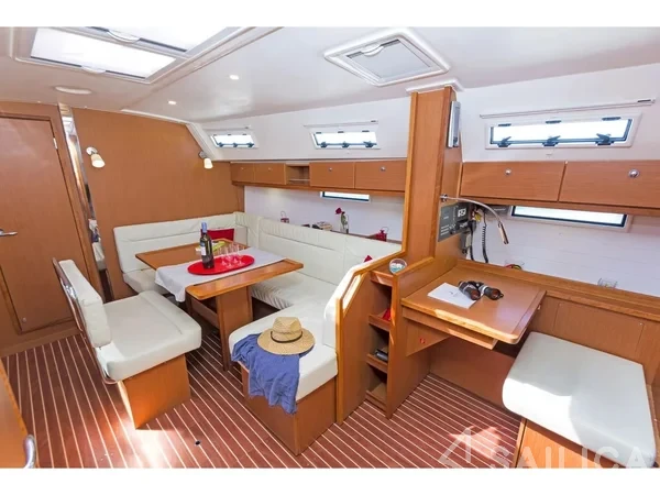 Bavaria 40 - Yacht Charter Sailica
