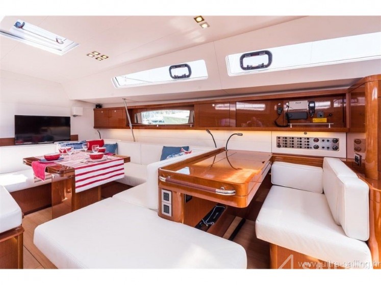 Oceanis 60 - Yacht Charter Sailica