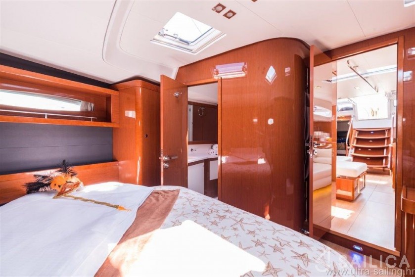 Oceanis 60 - Yacht Charter Sailica