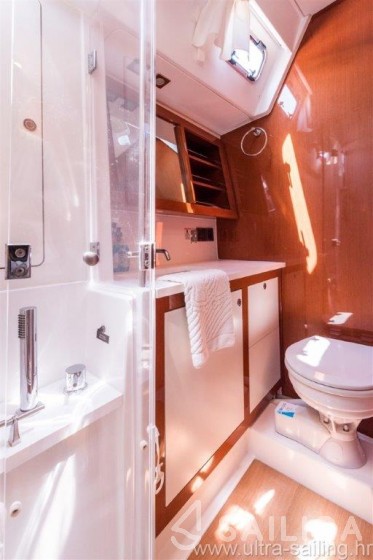 Oceanis 60 - Yacht Charter Sailica