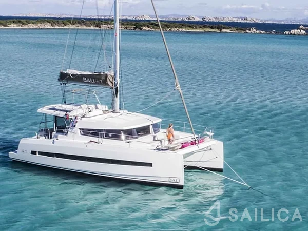 Bali 4.1 - Yacht Charter Sailica
