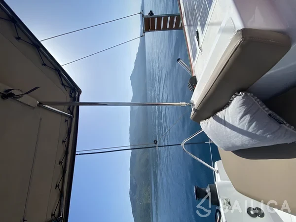 Bali 4.1 - Yacht Charter Sailica