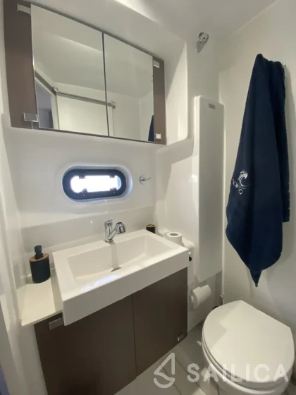 Bali 4.1 - Yacht Charter Sailica