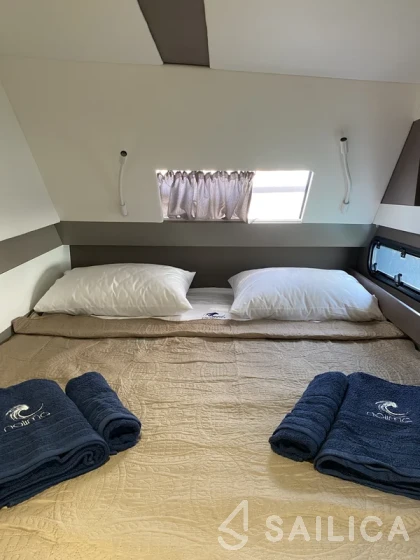 Bali 4.1 - Yacht Charter Sailica