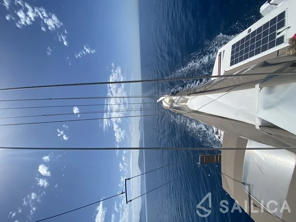 Bali 4.1 - Yacht Charter Sailica