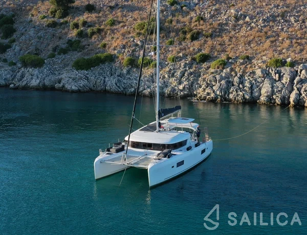 Lagoon 42 - Yacht Charter Sailica