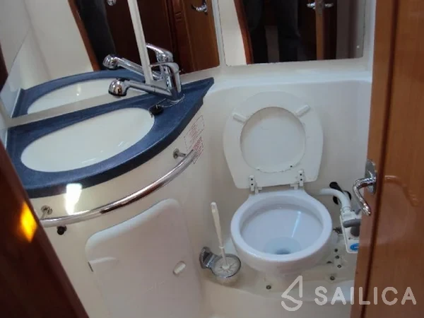 Bavaria 39 Cruiser - Yacht Charter Sailica