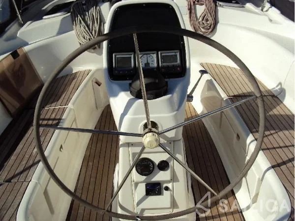 Bavaria 39 Cruiser - Yacht Charter Sailica