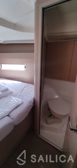 Oceanis 40.1 - Yacht Charter Sailica