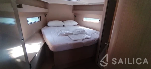 Oceanis 40.1 - Yacht Charter Sailica