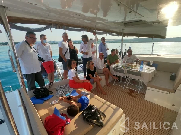 Lagoon 450  Flybridge - Yacht Charter Sailica
