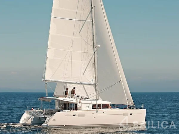 Lagoon 450  Flybridge - Yacht Charter Sailica