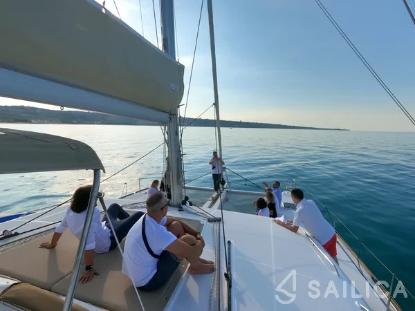 Lagoon 450  Flybridge - Yacht Charter Sailica