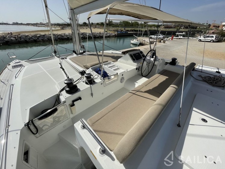 Lagoon 450  Flybridge - Yacht Charter Sailica