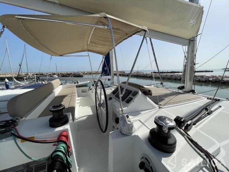 Lagoon 450  Flybridge - Yacht Charter Sailica