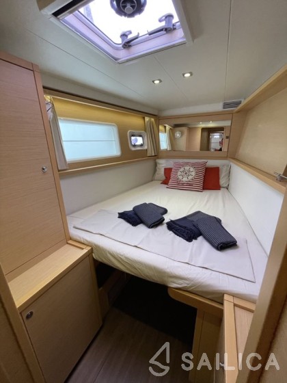 Lagoon 450  Flybridge - Yacht Charter Sailica