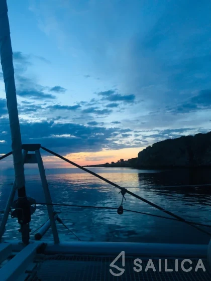 Lagoon 450  Flybridge - Yacht Charter Sailica