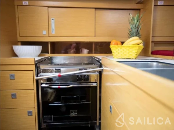 Elan 350 Performance - Yacht Charter Sailica