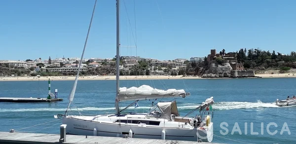 Dufour 360 GL - Yacht Charter Sailica