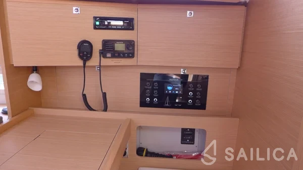 Dufour 360 GL - Yacht Charter Sailica