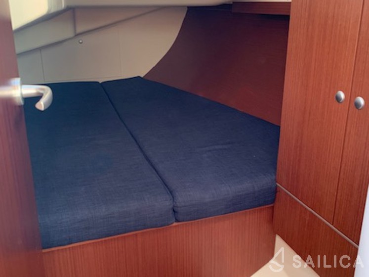 Hanse 385 - Yacht Charter Sailica