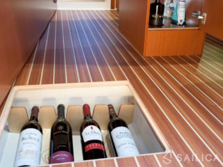 Hanse 385 - Yacht Charter Sailica