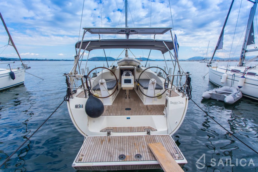 Bavaria 37 Cruiser - Yacht Charter Sailica
