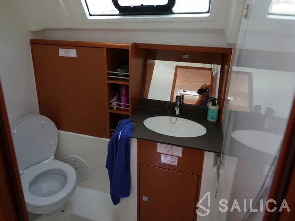 Bavaria 41 Cruiser - Yacht Charter Sailica