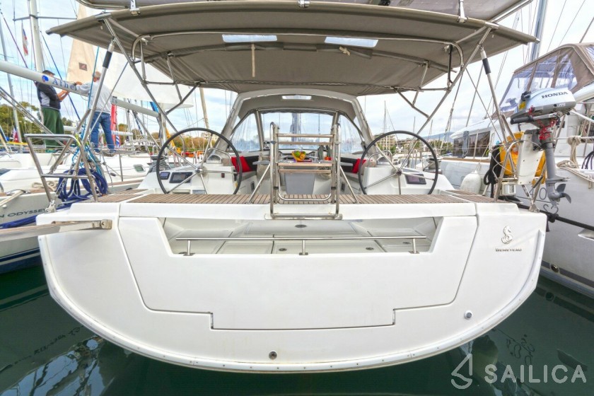 Oceanis 48 - 5 cab. - Yacht Charter Sailica