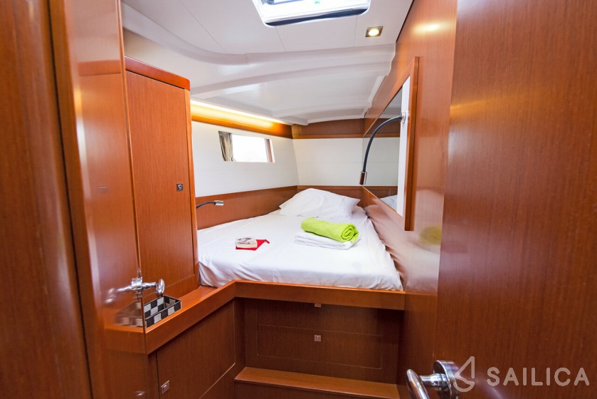 Oceanis 48 - 5 cab. - Yacht Charter Sailica
