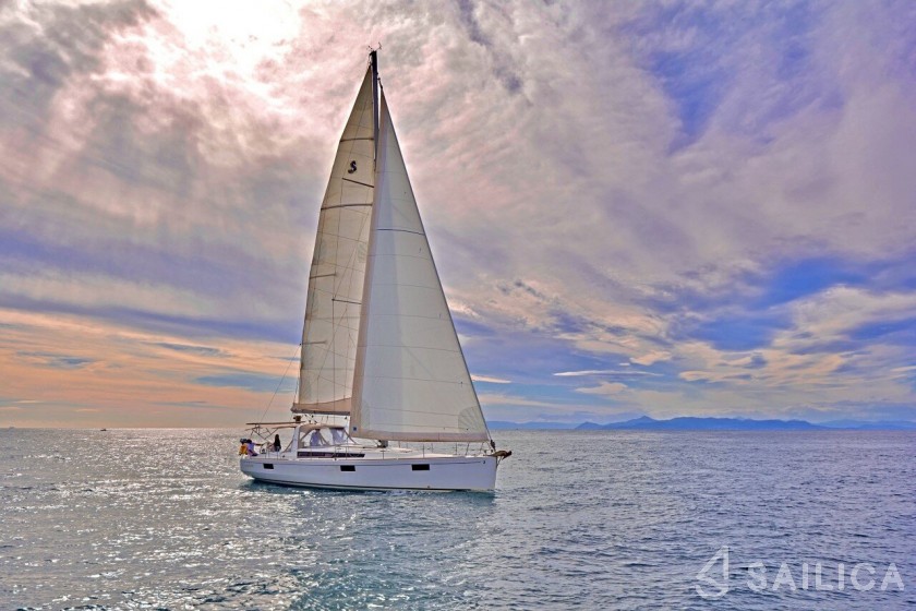 Oceanis 48 - 5 cab. - Yacht Charter Sailica