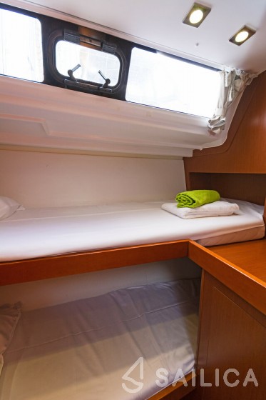 Oceanis 48 - 5 cab. - Yacht Charter Sailica